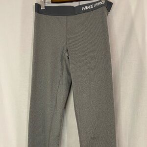 Heather gray Nike Pro Dri-Fit athletic fitted capri leggings women's medium